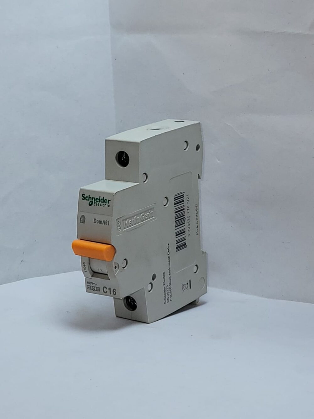 16 AMP Circuit Breaker